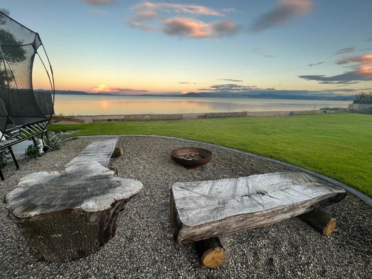 Jandals & Joy Lakefront Retreat Rotorua Exterior foto